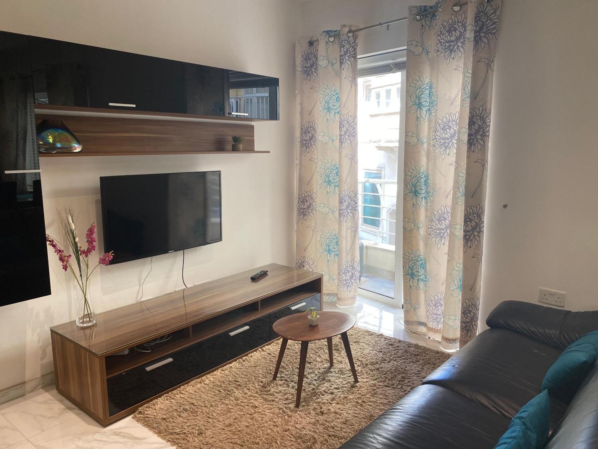 The Coastal Haven - Steps From Sliema's Sliema