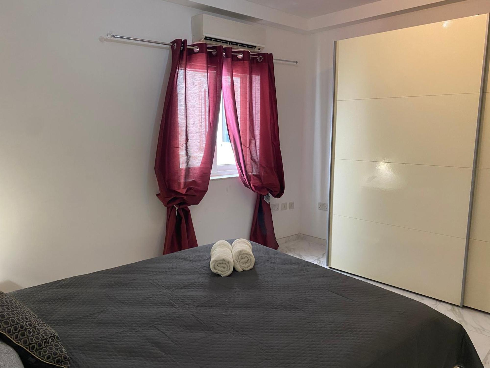 The Coastal Haven - Steps From Sliema's Apartment Sliema