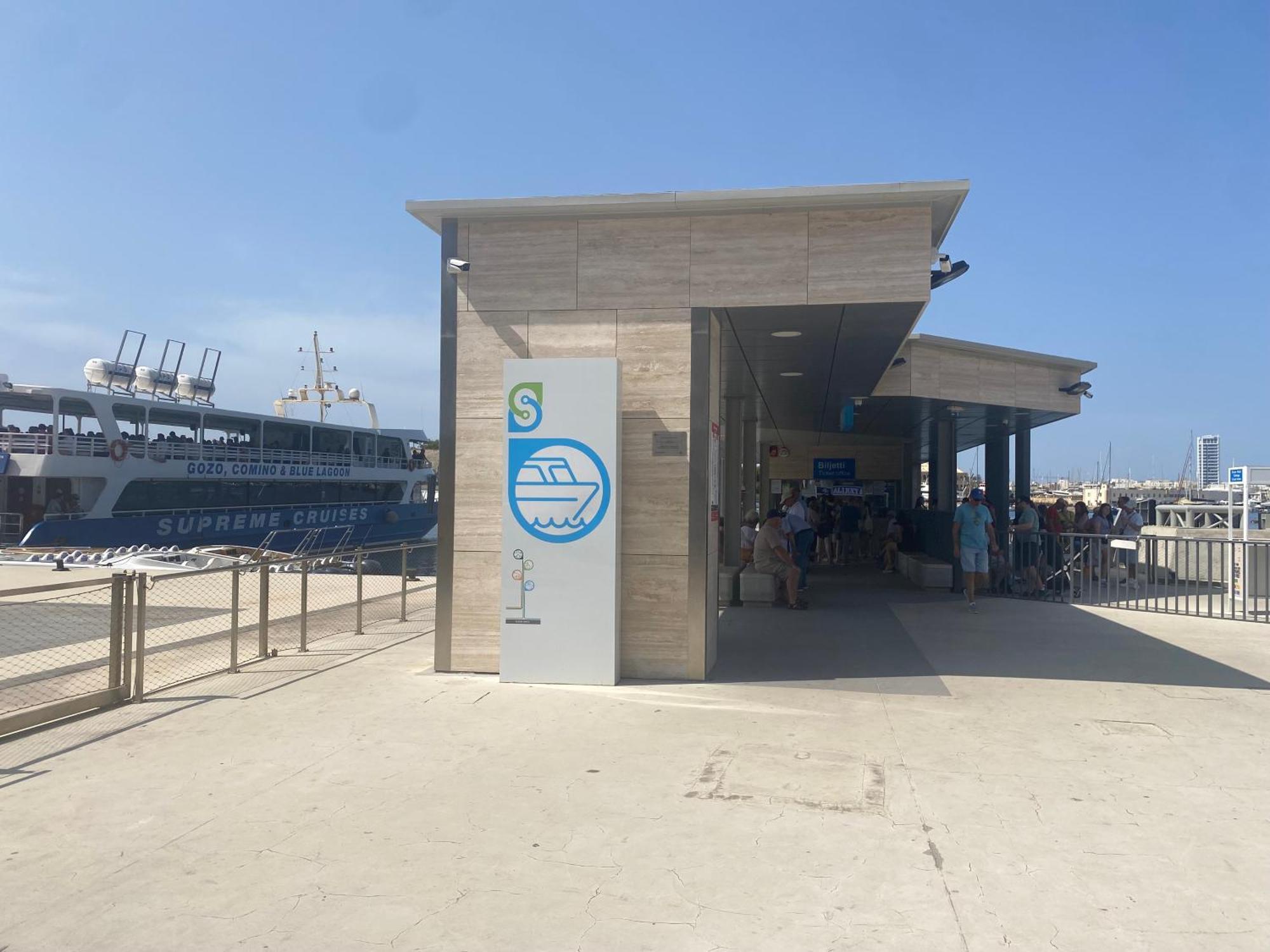 The Coastal Haven - Steps From Sliema's Слима